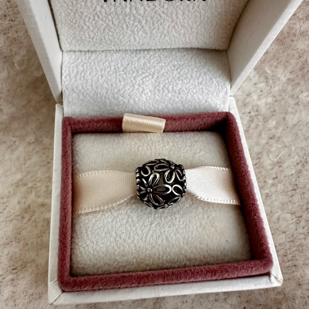 PANDORA Wild Flower Walk 925 Sterling Silver Charm - Picture 2 of 2
